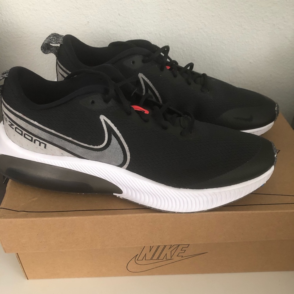 Nike air zoom youth size 7